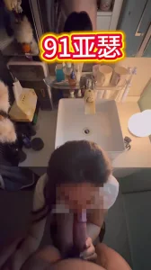 换上jk制服吃大肉棒